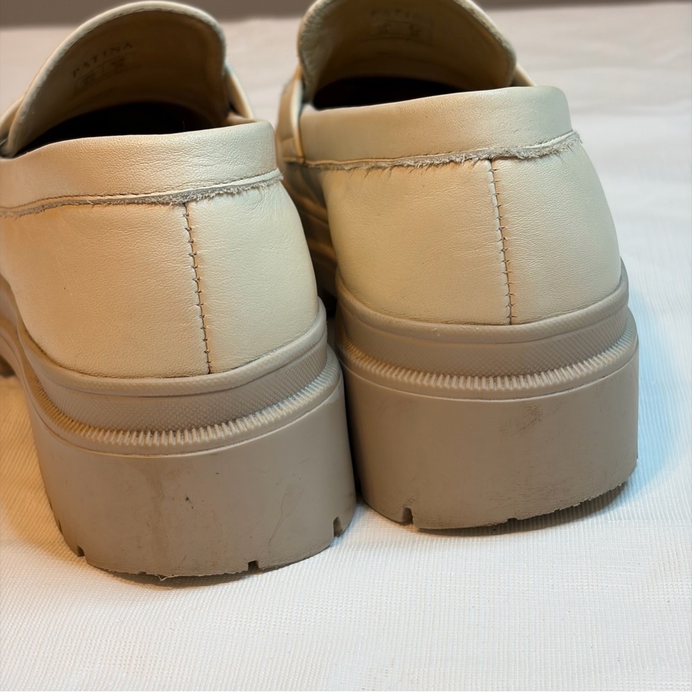 Elegant Cream Women's Loafers - Picture 4 of 8